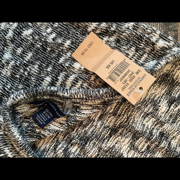 Halter top - Picture 3 of 3